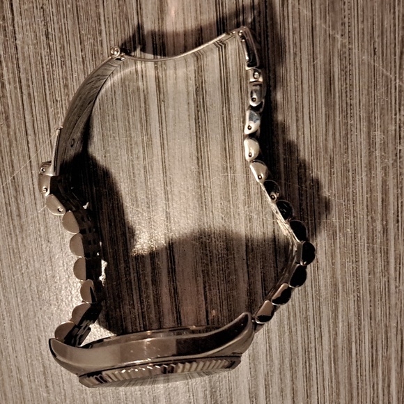 Watch - Picture 3 of 5